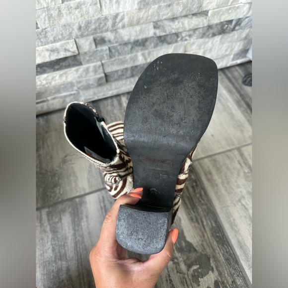 90’s Steve Madden Zebra  Haircloth  Ankle  Retro Boots Size 10B - Picture 11 of 14